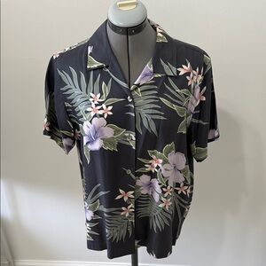 Women’s silk Tommy Bahamas Hawaiian shirt